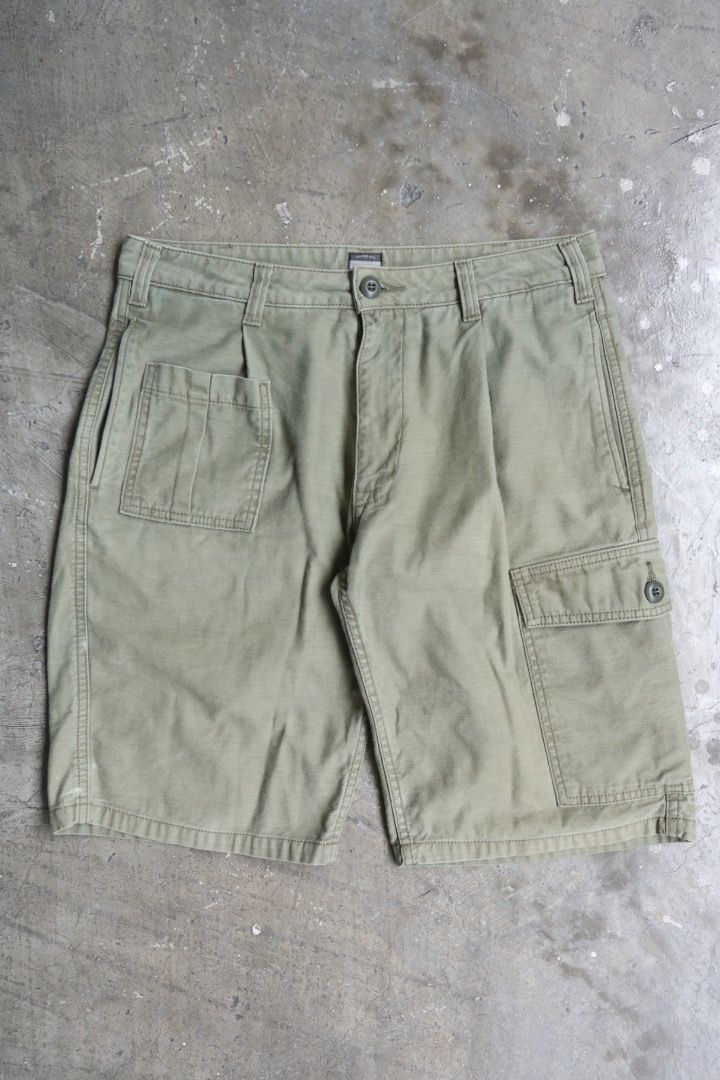 Momotaro - 02-054 Cargo Shorts (Category: Shorts) located in Manila. Submitted by graymatter_ (Listing ID 1463441909, Image 2). Description: Momotaro - 02-054 Cargo Shorts Tagged Size: 30 Condition: 9/10 Material: 100% Cotton Zipper: YKK Made in: Japan Dimensions Waist: 32 Inseam: 11.5 Crotch: 12 Thigh: 12.5 Leg Opening: 10 .