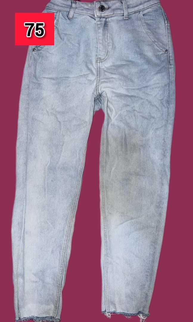 Mom's Jeans washed (Category: Jeans) located in Rizal. Submitted by youngpenguin.ae303d (Listing ID 1463356347, Image 1). Description: .