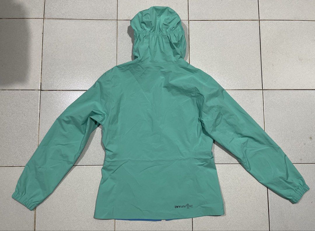 Moncler Gore-Tex Jacket (Category: Coats, Jackets and Outerwear) located in Mandaue City. Submitted by MJ_80 (Listing ID 1463453308, Image 2). Description: Womens Moncler Grenoble Valles Gore-Tex Paclite Jacket with Hood Medium Dimes : 18 X 25 Color rate & Condition : 9.9/10 Price : 16,500.