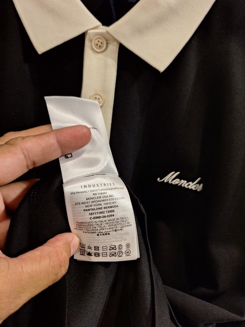 Moncler poloshirt black (Category: Tshirts & Polo Shirts ) located in Muntinlupa City. Submitted by kstefanomela14 (Listing ID 1463340061, Image 3). Description: Moncler poloshirts broken size sale Sizes 50 - 20.5 x 27 52 - 21.5 x28 54 - 22.5 x 29 56 - 23.5 x 30 Cod cop lbc lalamove.