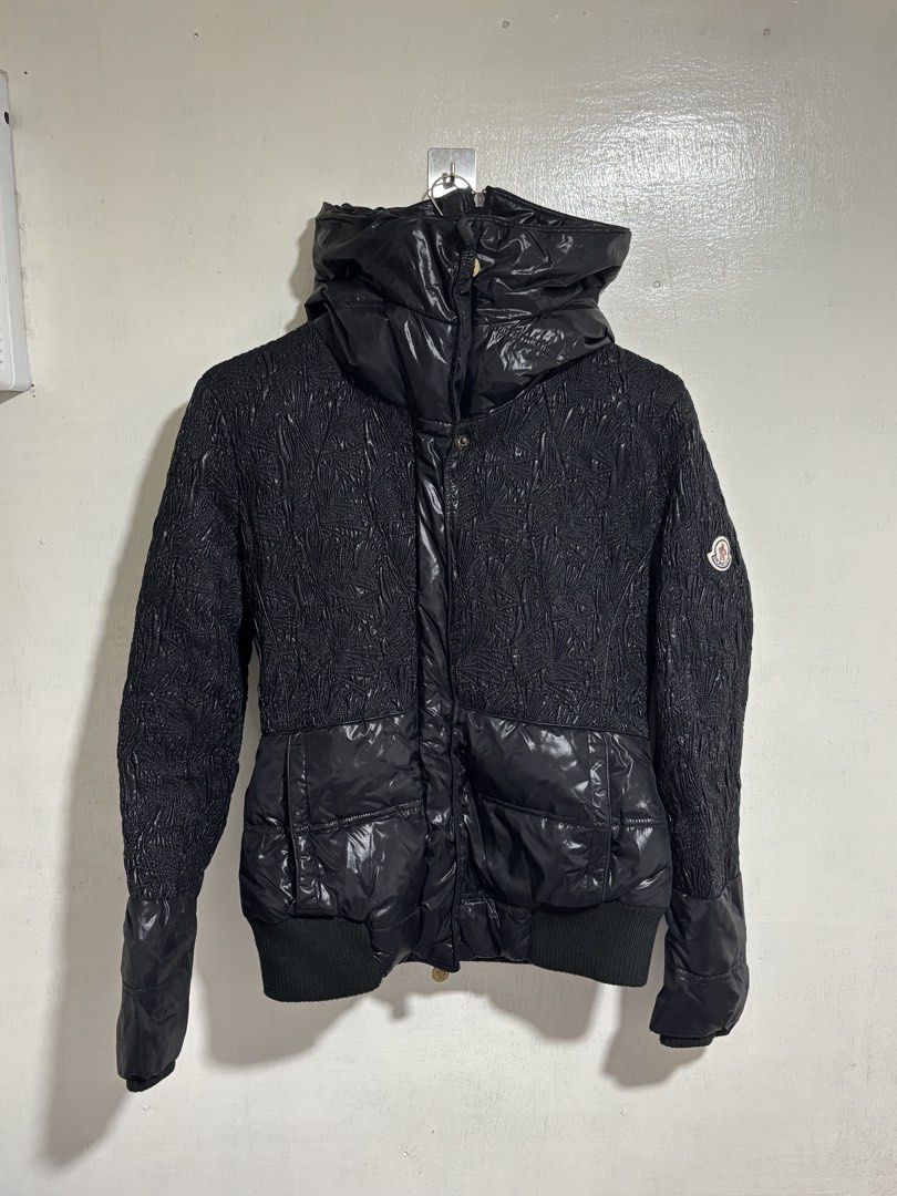 Moncler Wringkled Puffer Jacket For Womens (Category: Coats, Jackets and Outerwear) located in Naga. Submitted by unknwnstreetwear (Listing ID 1463515282, Image 1). Description: NO ISSUE AS NEW CONDITION WIDTH-19.5 INCHES LENGTG-25 INCHEX .