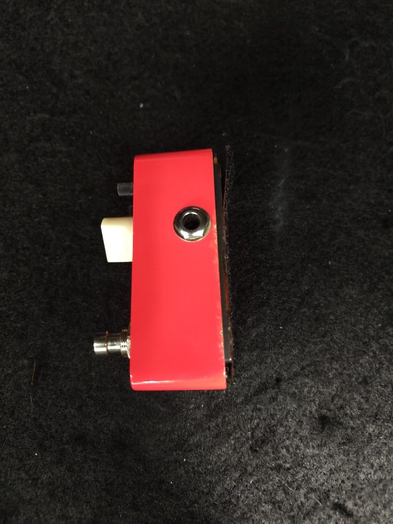 Mooer Cruncher High Gain Distortion Guitar Effects Pedal (Category: Musical Instruments) located in Manila. Submitted by butchomann (Listing ID 1463386029, Image 2). Description: Selling my Mooer Cruncher distortion pedal in great condition. Compact mini-pedal size that fits easily onto any pedalboard without taking up much space. ​Tone: Classic high-gain tube amp distortion with rich mid-frequency response. Great for classic rock, hard rock, and
