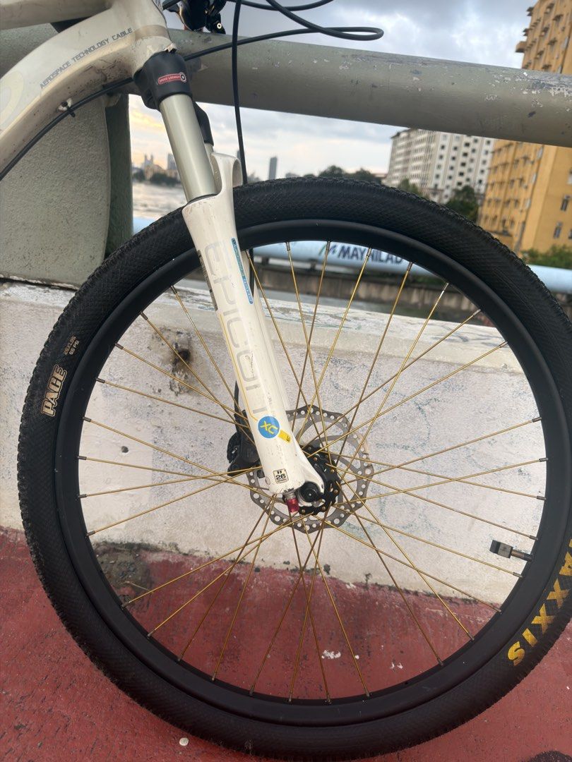 MOSSO FALCON III XC PRO ADVANCE (White) (Category: Bicycles) located in Manila. Submitted by trvpspxt (Listing ID 1463451061, Image 3). Description: FALCON III - XC PRO ADVANCE (26er) EPICON XC SR SUNTOUR FORK (Air Fork) MARIN ALLOY HANDLEBAR SHIMANO DEORE GROUPSET SPEEDONE SOLDIER HUB ZOOM HYDRAULIC SEATPOST MAXXIS PACE WHEELS (90 Percent) Frame detailed info: http://www.mosso.com.tw/products.php?func=p_detail&p_id=106&pc_parent=3#.