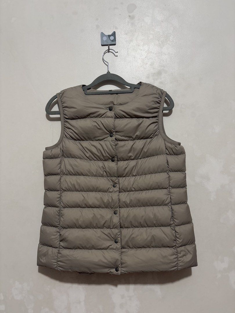 Muji Minimalist Light Brown Vest Women Medium (Category: Coats, Jackets and Outerwear) located in Balanga. Submitted by winterlab_ph (Listing ID 1463444778, Image 3). Description: Code: A629 Width: 18.5 Length: 22.5 Shoulders: 13.5 : needs wash.