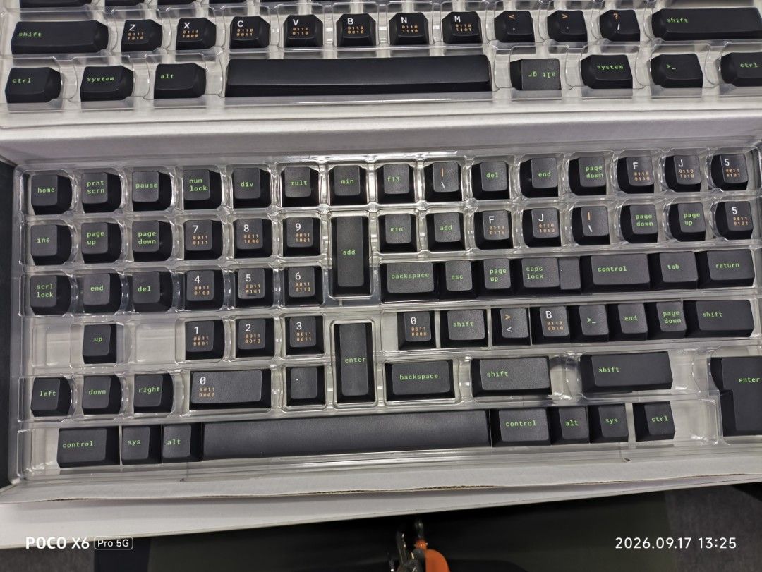 MVKB Terminal R2 Keycap Set – Complete + Original Box (Category: Computer Keyboard) located in Las Pinas. Submitted by nojaxxx127 (Listing ID 1463336491, Image 2). Description: MVKB Terminal R2 Keycap Set – Complete + Original Box Selling my MVKB Terminal R2 keycap set. Bought this at the Grand Lason Convention in 2023 for ₱3,700. Barely used — less than a month of use. I eventually switched to a different keycap set, so this has been sitting in 