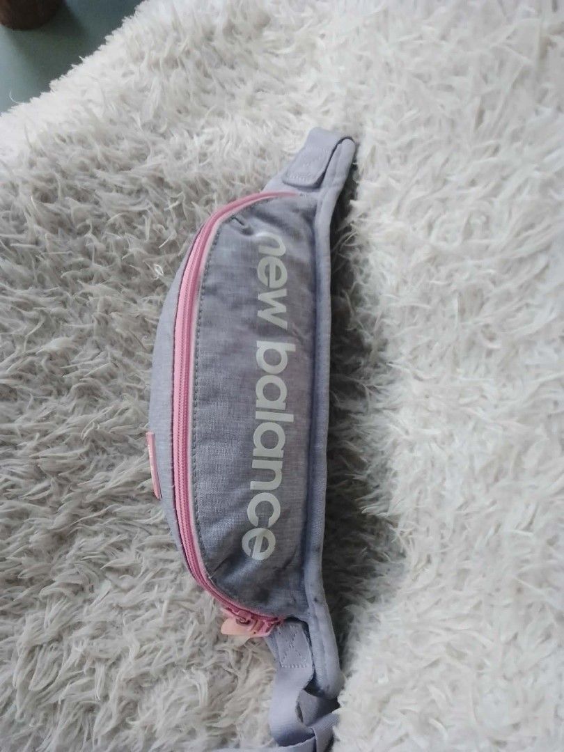 New balance (Category: Cross-body Bags) located in Polomolok. Submitted by youngforest-2089 (Listing ID 1463486357, Image 3). Description: excellent condition issues need Wash po.