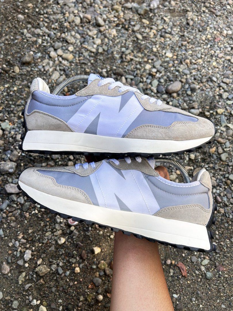NEW BALANCE 327 (Category: Sneakers) located in Cabanatuan. Submitted by thriftttttt (Listing ID 1463353575, Image 1). Description: SIZE: 10 US , 44 EUR , 28 CM NO ISSUE ❌.