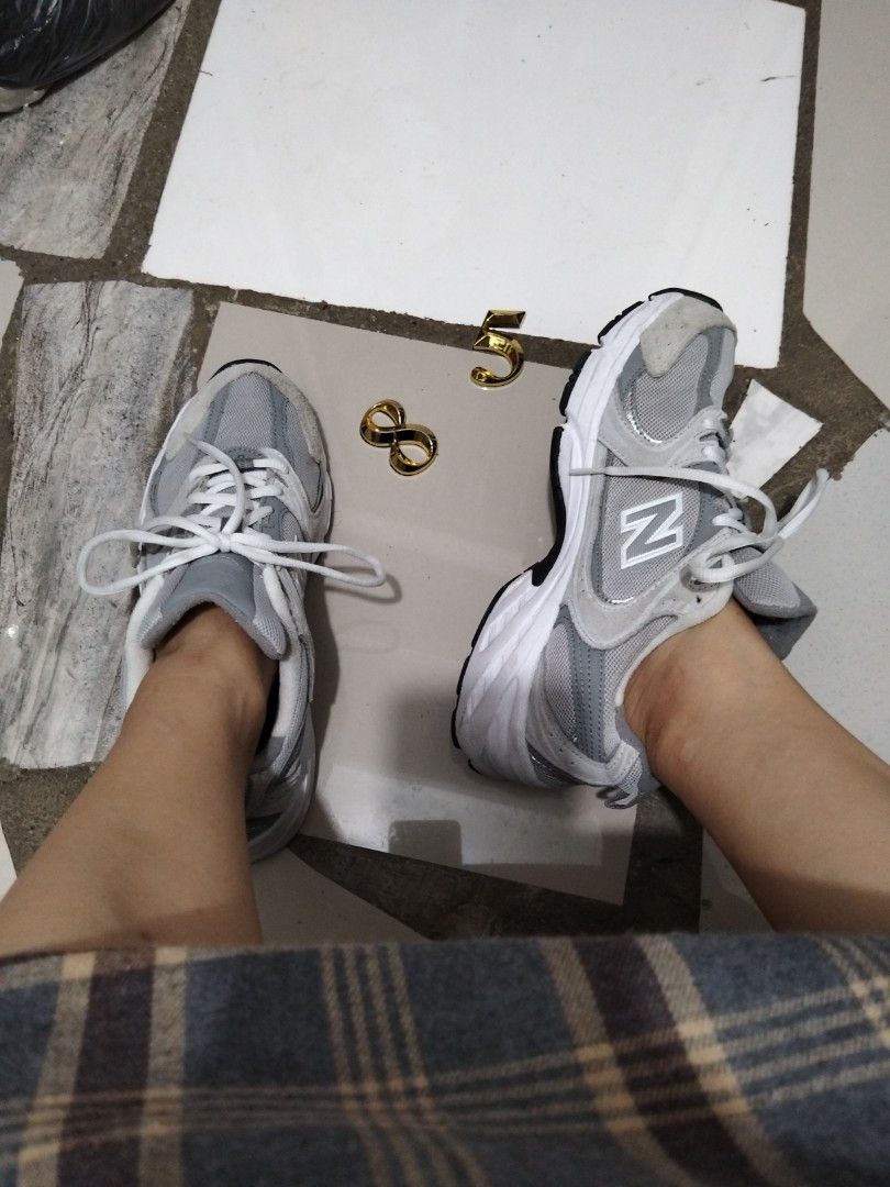 New Balance 530 (Category: Sneakers) located in El Salvador. Submitted by francheskaukayukay (Listing ID 1463341065, Image 2). Description: size 8.5.