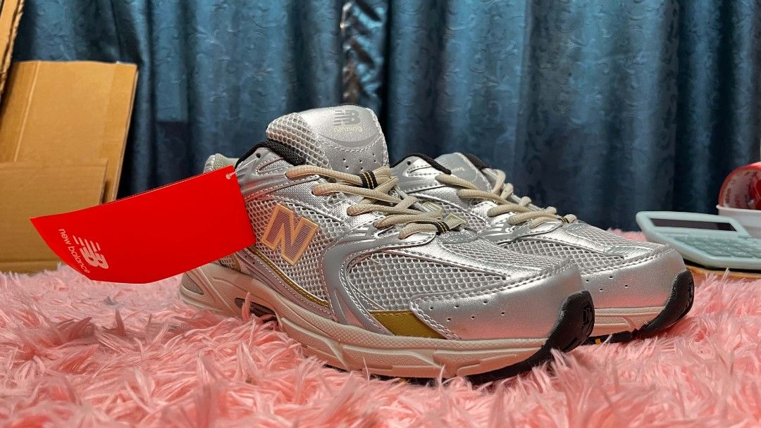 New Balance Sneakers (Category: Sneakers) located in Cainta. Submitted by wichaelthriftstall (Listing ID 1463335647, Image 3). Description: New Balance Sneakers 4 pairs Sizes Available: 8.5/42 10/44 11/45 Location Cainta Rizal Mode of Payment thru online: gcash,gotyme,maya,mari payment first for shoes for cod only applicable for your shipping. if j&t or lbc - both payment first para diretso na ang process for the shipping. for more details click 