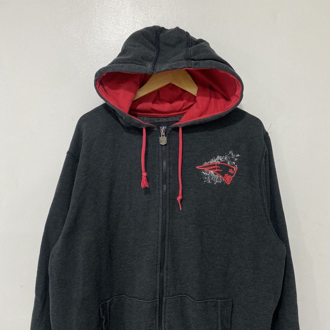 NFL HOODIE SIZE XL (Category: Hoodies) located in Taguig. Submitted by orblop.finds (Listing ID 1463516507, Image 3). Description: Size XL -Width:23 -Length:30 -Taguig city location.