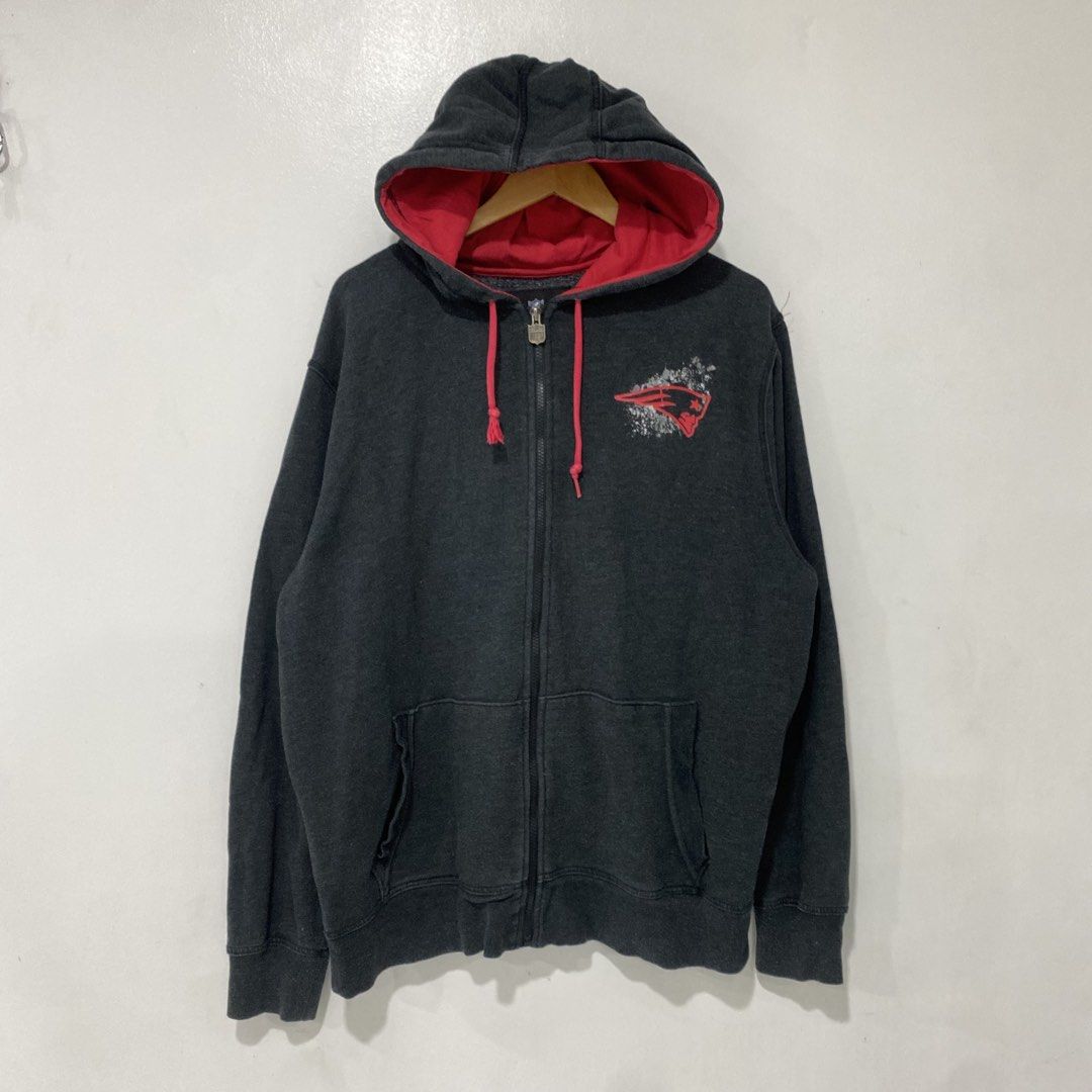 NFL HOODIE SIZE XL (Category: Hoodies) located in Taguig. Submitted by orblop.finds (Listing ID 1463516507, Image 2). Description: Size XL -Width:23 -Length:30 -Taguig city location.