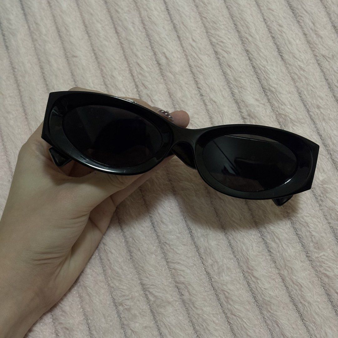 nga classic miu miu shades (Category: Sunglasses & Eyewear) located in Makati City. Submitted by retrofinds.ph (Listing ID 1463474940, Image 1). Description: nga!!! | no lalagyan :) parañaque azure / sm bicutan loc.