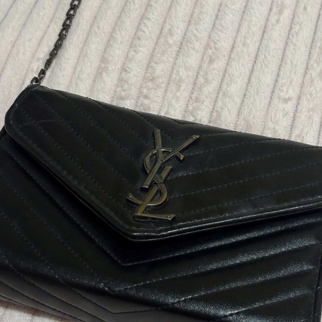 nga ysl shoulder bag (Category: Shoulder Bags) located in Makati City. Submitted by retrofinds.ph (Listing ID 1463473259, Image 3). Description: loc: parañaque azure / sm bicutan.