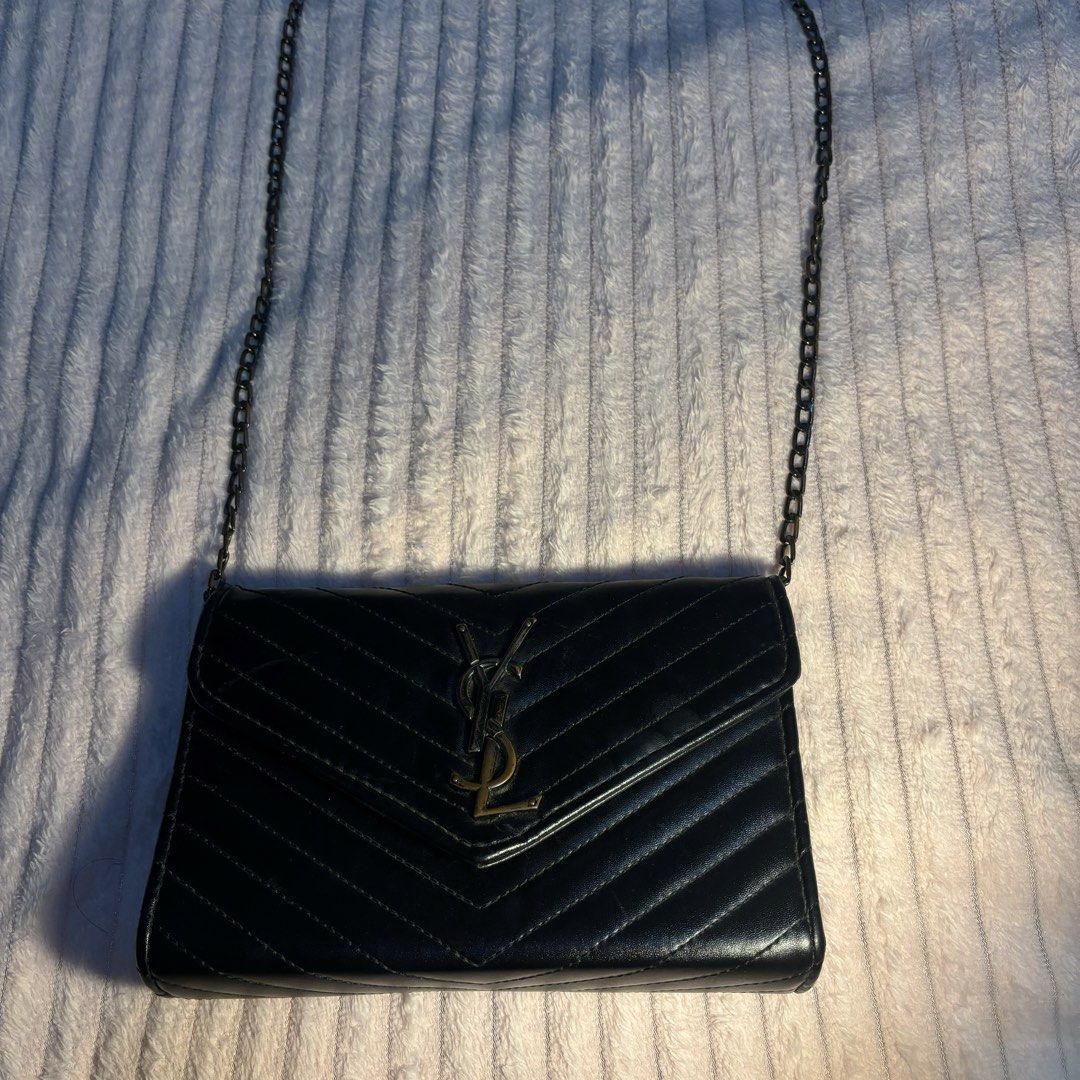 nga ysl shoulder bag (Category: Shoulder Bags) located in Makati City. Submitted by retrofinds.ph (Listing ID 1463473259, Image 2). Description: loc: parañaque azure / sm bicutan.