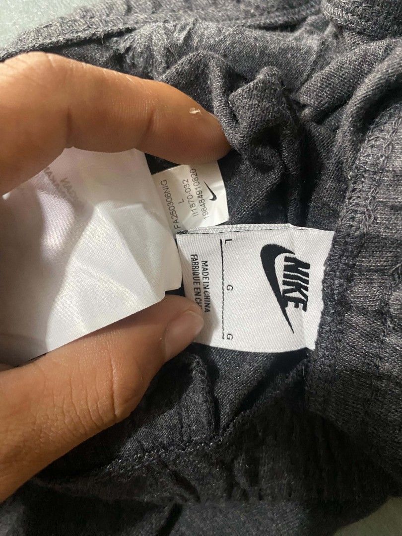 Nike (Category: Joggers) located in Cabuyao City. Submitted by jp-collection (Listing ID 1463421532, Image 3). Description: .