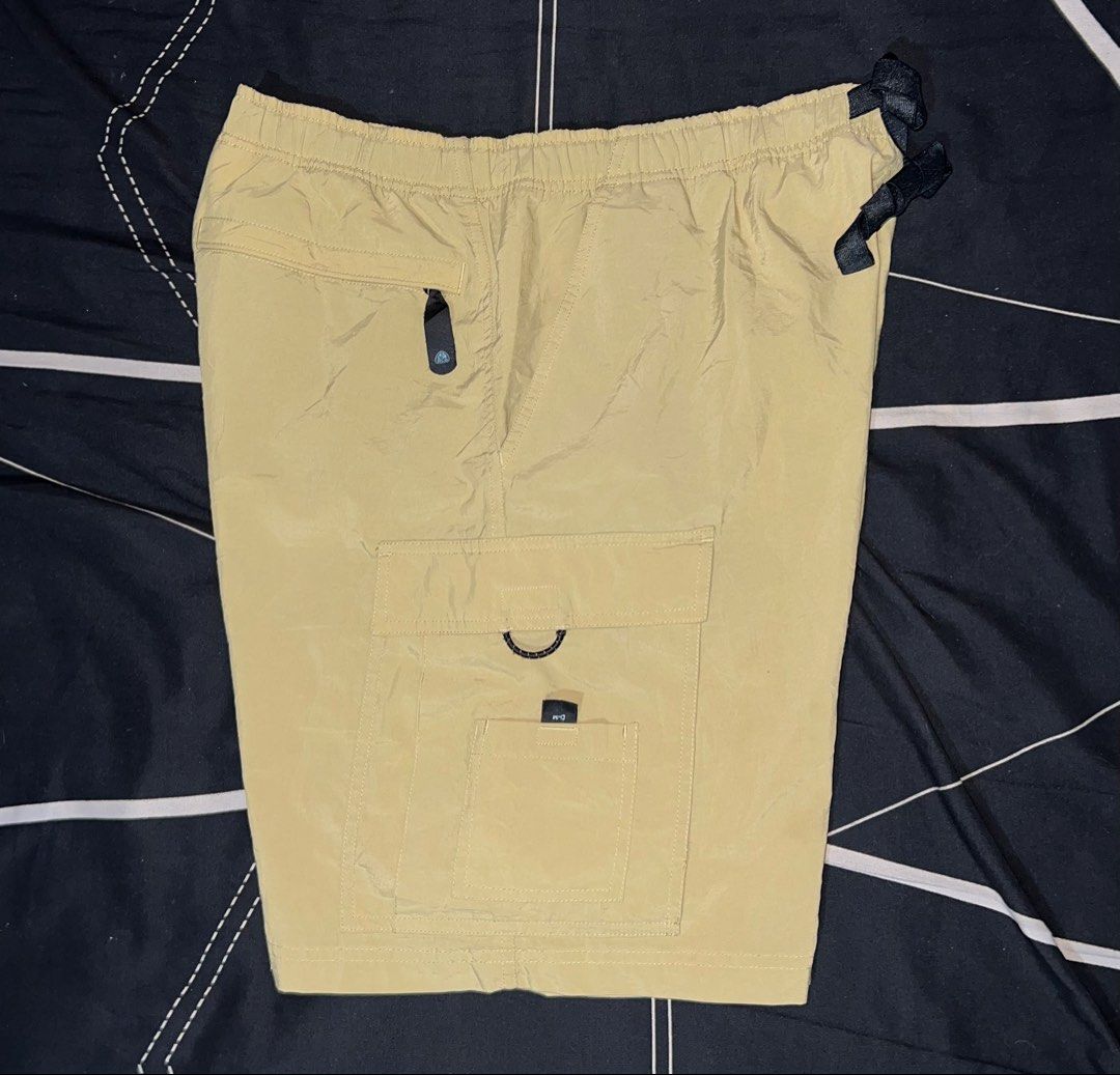 Nike ACG Cargo Woven Short (Category: Shorts) located in Cebu City. Submitted by jlturno1999 (Listing ID 1463501412, Image 3). Description: Nike ACG Cargo Woven Short Asnew sana kaso may issue 34-36 waistline adjustable, 20.5 length 9.8/10 color rate Legit/authentic Issue dot pinhole at scratch unnoticeable .