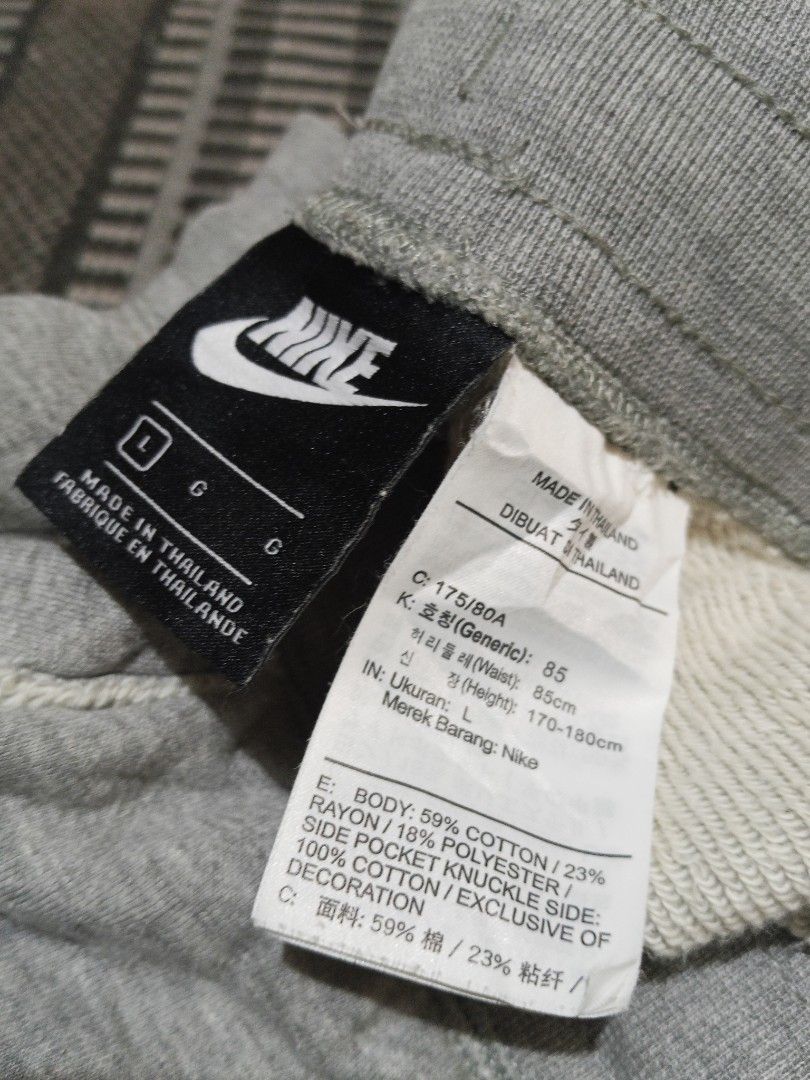 NIKE ALUMNI (Category: Shorts) located in Maramag. Submitted by paklooythrift (Listing ID 1463336560, Image 2). Description: Waistline 32 to 36 Length 20.