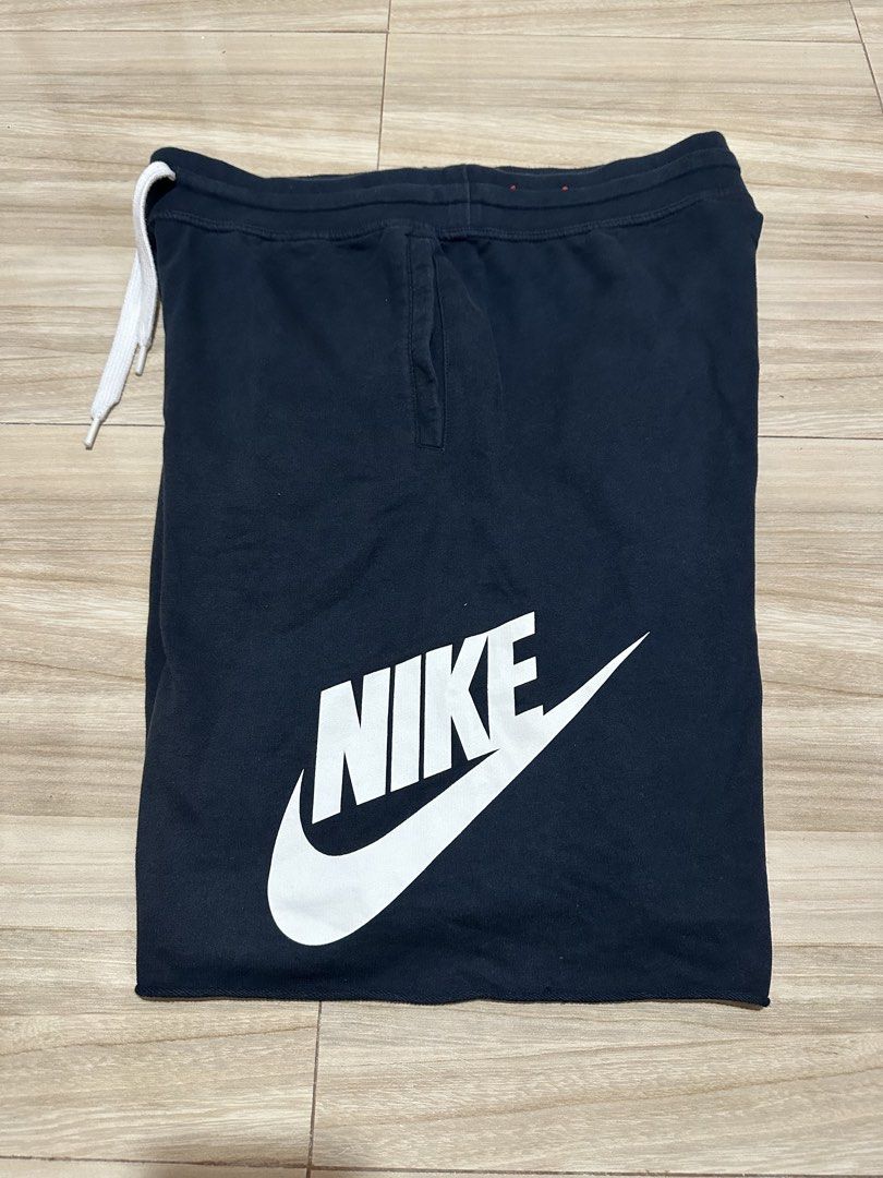 Nike Alumni (Category: Shorts) located in Pila. Submitted by 2ndamano_ph (Listing ID 1463433883, Image 2). Description: Size XXL 34-40 Color rate 10/10 Excellent condition .