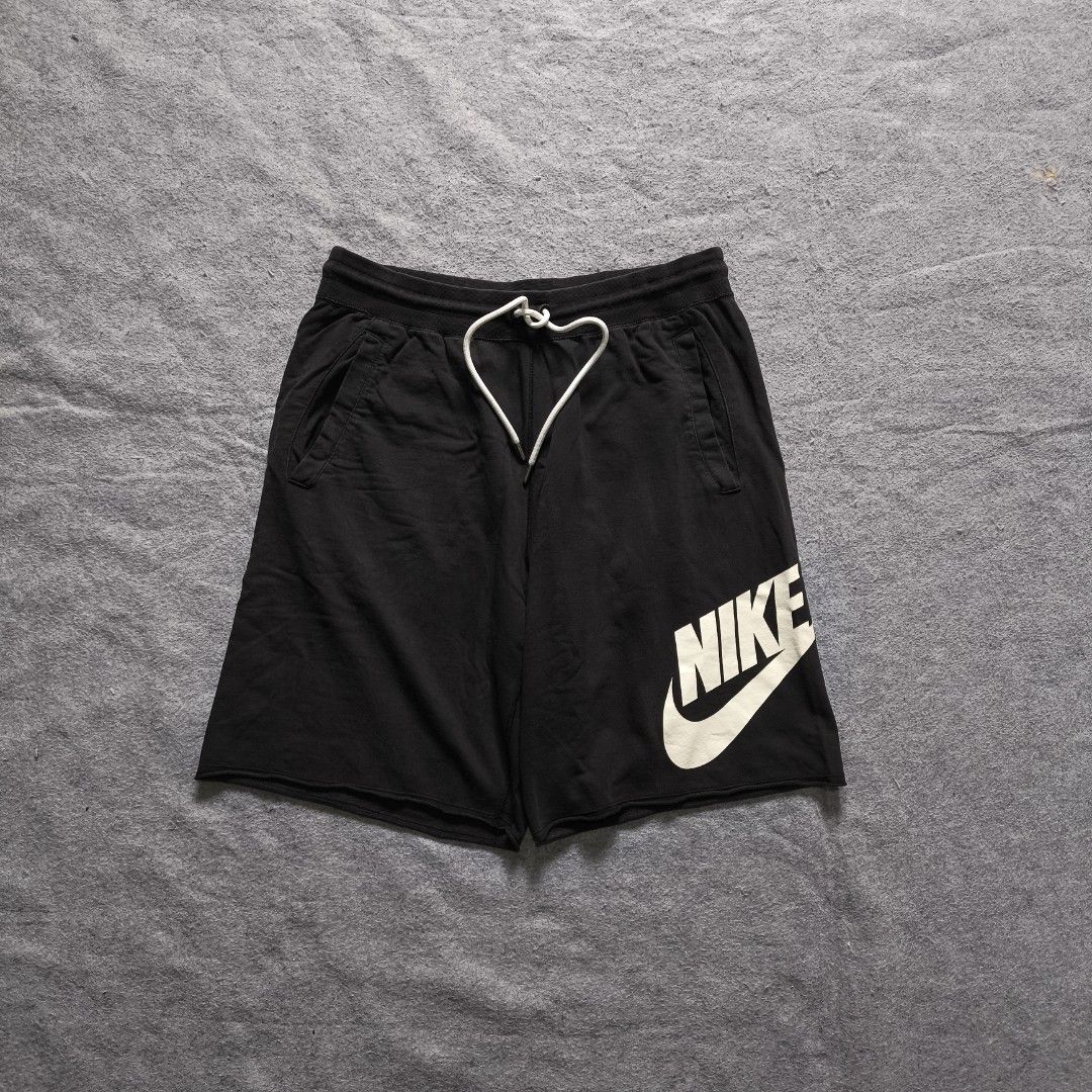Nike Alumni Short (Category: Announcements) located in Manila. Submitted by shykes_26 (Listing ID 1463328801, Image 2). Description: Dimensions: Waist: 32-40 Length: 19.5 Hem: 12 Issues: None.