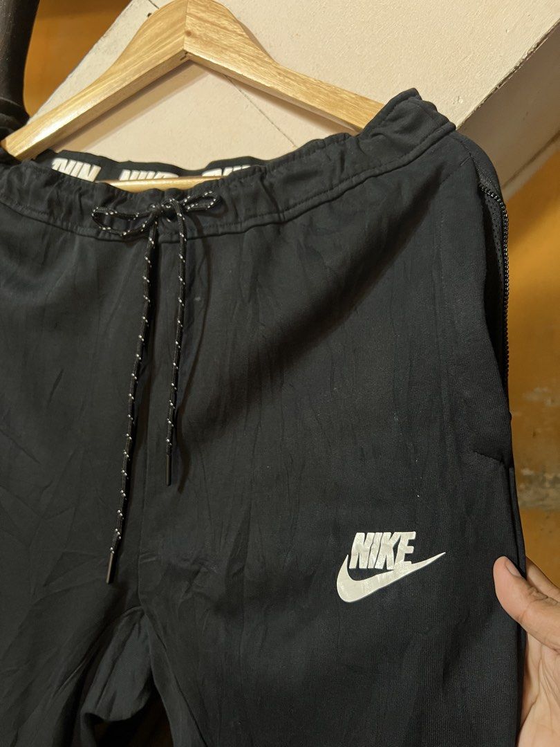 Nike Black Jogger Pants XL (Category: Joggers) located in Butuan. Submitted by nikthrift. (Listing ID 1463334233, Image 2). Description: - Black Nike Jogger Pants - Size XL - Elastic waistband with drawstring - Nike logo on left leg - Two side pockets, one with zipper - Made in China - Ideal for everyday wear or workouts.