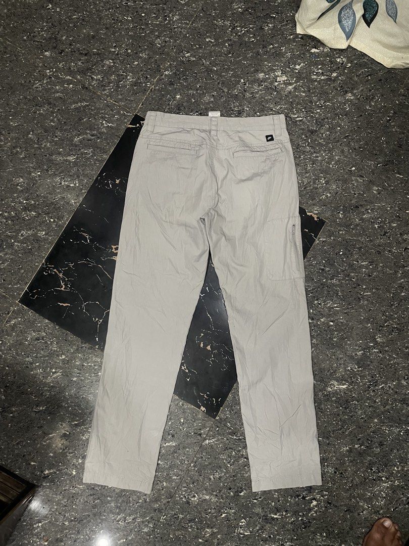 Nike Chino pants (Category: Chinos) located in Digos. Submitted by johannamae01 (Listing ID 1463368571, Image 2). Description: Excellent to new Size: 30-31 Length: 39 Cr: 9.8/10 no issues.