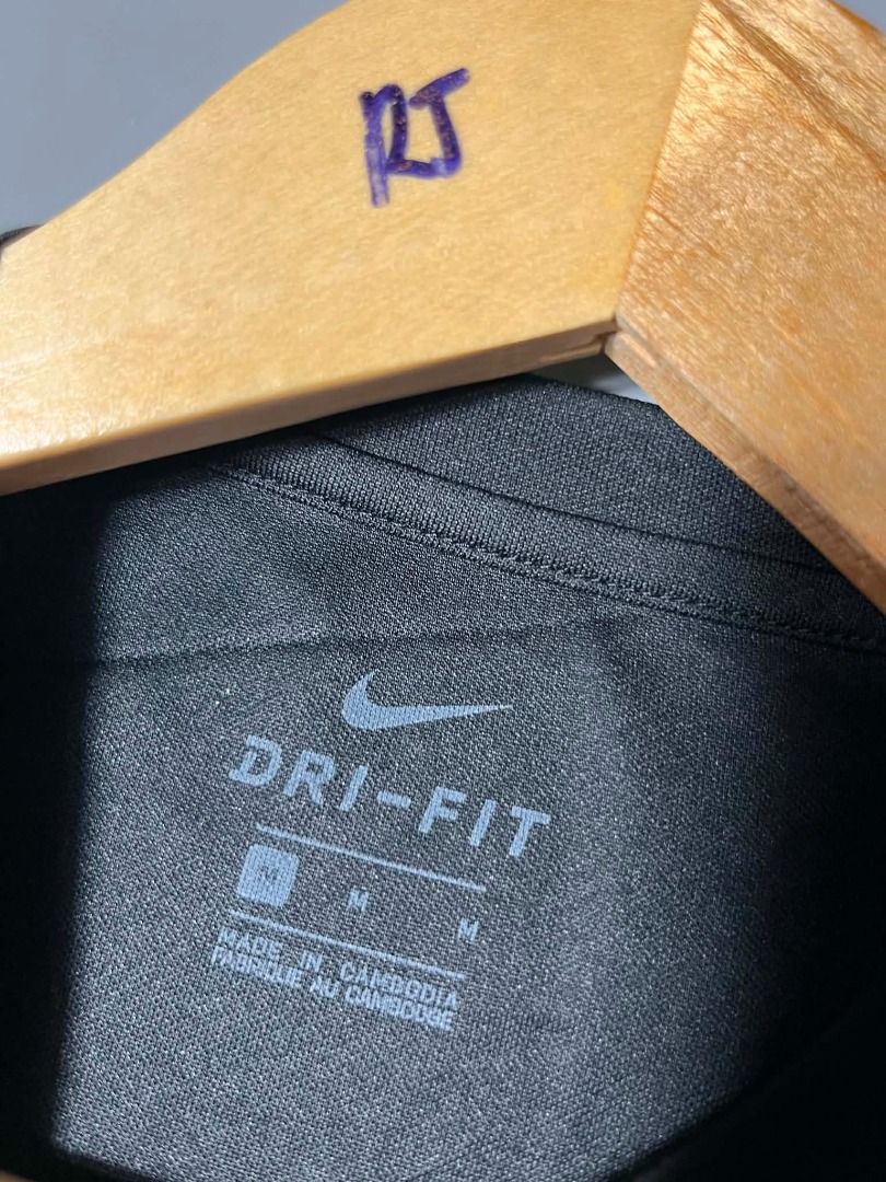 NIKE DRI FIT (Category: Formal Shirts) located in General Santos City (Dadiangas). Submitted by arjay_genita (Listing ID 1463383003, Image 3). Description: Nike Dri Fit ‼️Size Medium (19/27) ‼️Excellent to New condition ‼️Color rate 9.8/10 ‼️No issue.