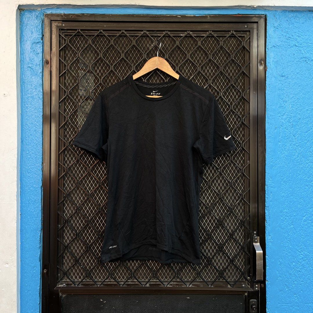 Nike Drifit running shirt (Category: Activewear) located in Taguig. Submitted by scoutandloots (Listing ID 1463335354, Image 1). Description: Nike Drifit running shirt • size: L • 19x26.