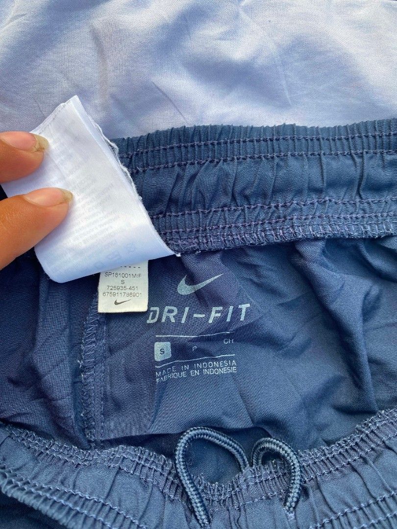 Nike Dri-Fit Shorts Size S (Category: Shorts) located in Manila. Submitted by mightywind_9ddae6 (Listing ID 1463487909, Image 2). Description: - Nike Dri-Fit Shorts - Size: S - Color: Dark blue/grey - Features: Pockets, drawstring - Ideal for: Sports, casual wear - Origin: Made in Indonesia.