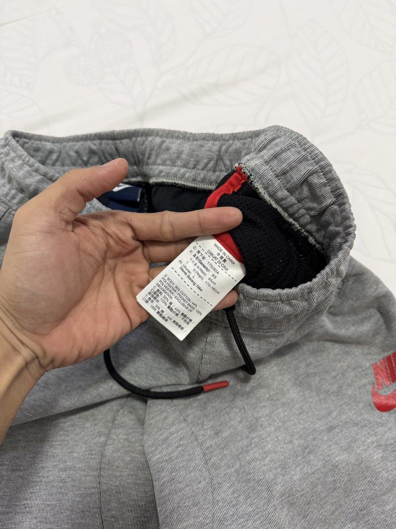Nike fleece short (Category: Shorts) located in Taguig. Submitted by thesocialthrift (Listing ID 1463342759, Image 3). Description: For sale Nike fleece short ‎Large on tag ‎W- 32-32 ‎L- 19.5 No issue Excellent condition .