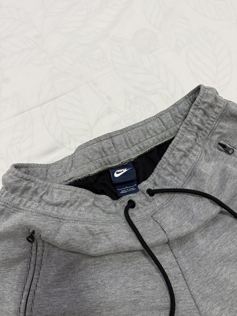 Nike fleece short (Category: Shorts) located in Taguig. Submitted by thesocialthrift (Listing ID 1463342759, Image 2). Description: For sale Nike fleece short ‎Large on tag ‎W- 32-32 ‎L- 19.5 No issue Excellent condition .