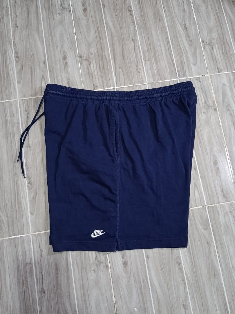 NIKE KNIT CLUBFLEECE SHORT (freeshipping) (Category: Shorts) located in Quezon City. Submitted by gyl-stop (Listing ID 1463464641, Image 3). Description: free shipping 36-44 x 19 excellent condi cr: 9.8/10 issue: may sulat sa tag and may white part sa bandang garter pero di halata.