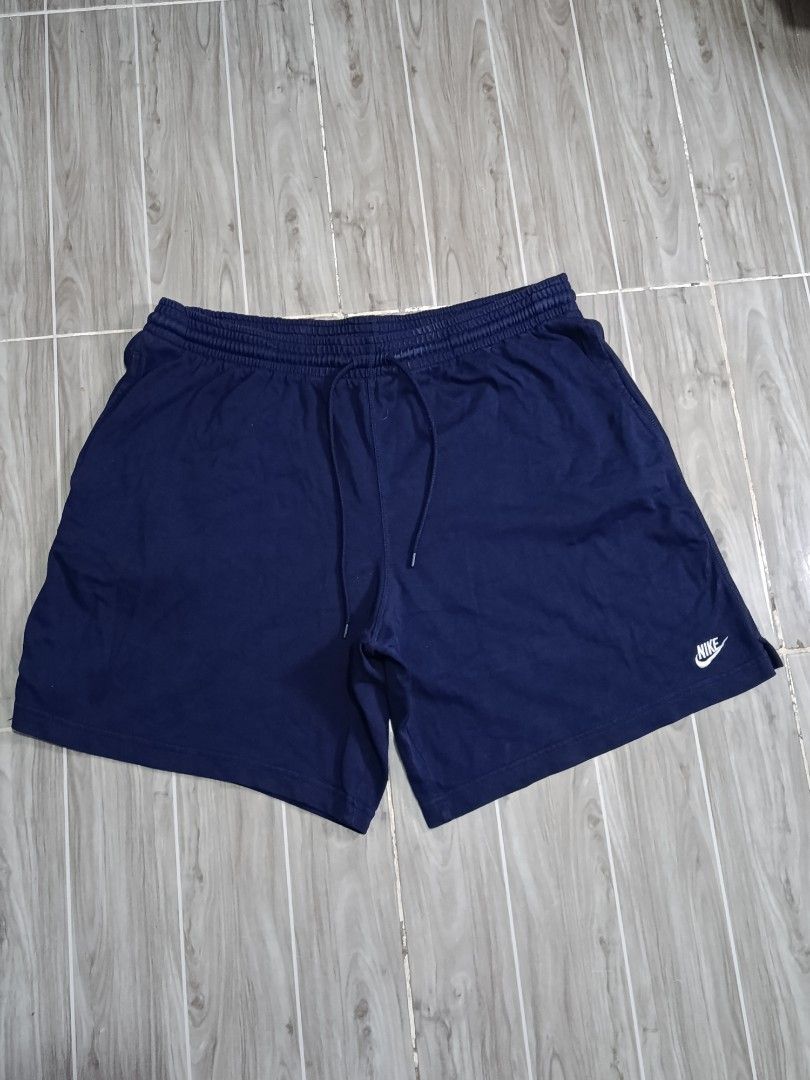 NIKE KNIT CLUBFLEECE SHORT (freeshipping) (Category: Shorts) located in Quezon City. Submitted by gyl-stop (Listing ID 1463464641, Image 1). Description: free shipping 36-44 x 19 excellent condi cr: 9.8/10 issue: may sulat sa tag and may white part sa bandang garter pero di halata.