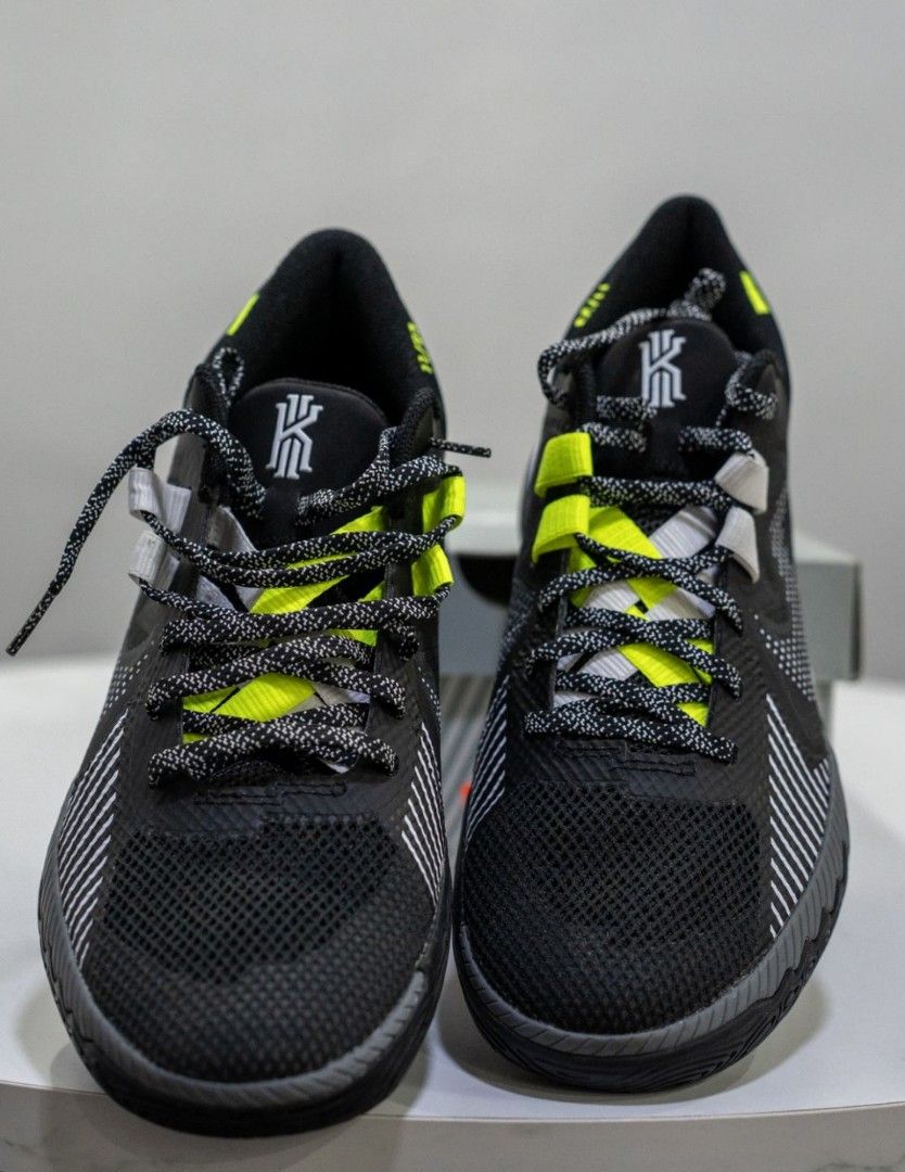 Nike Kyrie Flytrap V (ORIGINAL) (Category: Sneakers) located in Manila. Submitted by bethistama04142 (Listing ID 1463376582, Image 1). Description: - Nike Kyrie Flytrap V - Color: Black, White, Anthracite - Comes with original box - Available sizes 9, 9.5 & 10.5.
