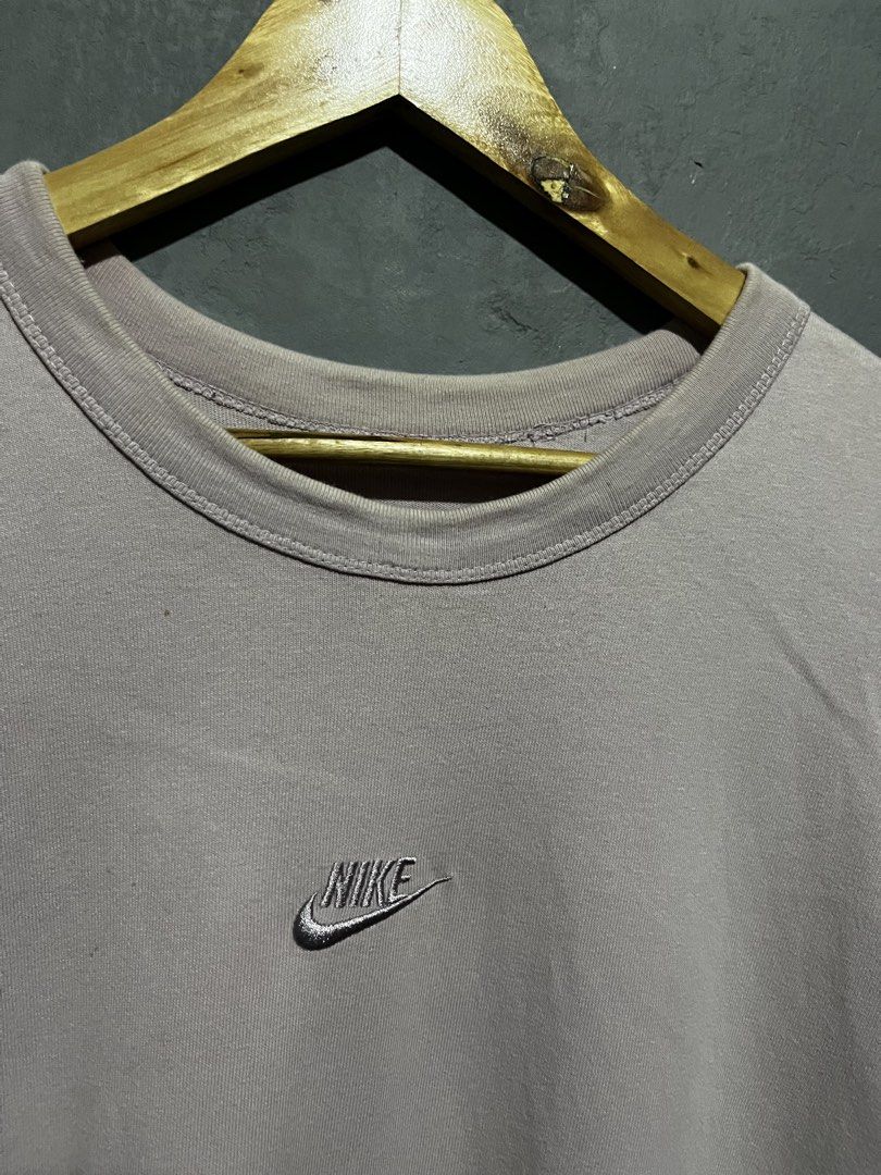NIKE MID LOGO SHIRT (Category: Tshirts & Polo Shirts ) located in Lucena. Submitted by mddlchld (Listing ID 1463372424, Image 3). Description: NIKE CHEST LOGO SHIRT LAVENDER AUTHENTIC / LEGIT SIZE 2-XL ON TAG VERY GOOD CONDITION COLOR RATE: 9/10 ISSUE: NONE ₱850.