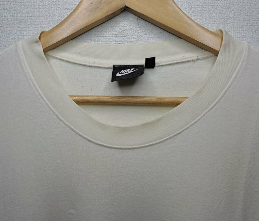 Nike NSW HBR Spring Break Oversized (Category: Tshirts & Polo Shirts ) located in Manila. Submitted by yaseen__73 (Listing ID 1463521972, Image 3). Description: Nike NSW HBR Spring Break T-Shirt in white/sail With Back Hit JUST DO IT Wearing Size : XL - XXL Dimensions : See Photo Color Rate : 9.5/10 Needs Re - Wash (With Washable Stain) In Excellent Condition 400.00 Shipped Via J&T Express Around Metro Manila MOP : G C A S H B A N K T R A N S F E