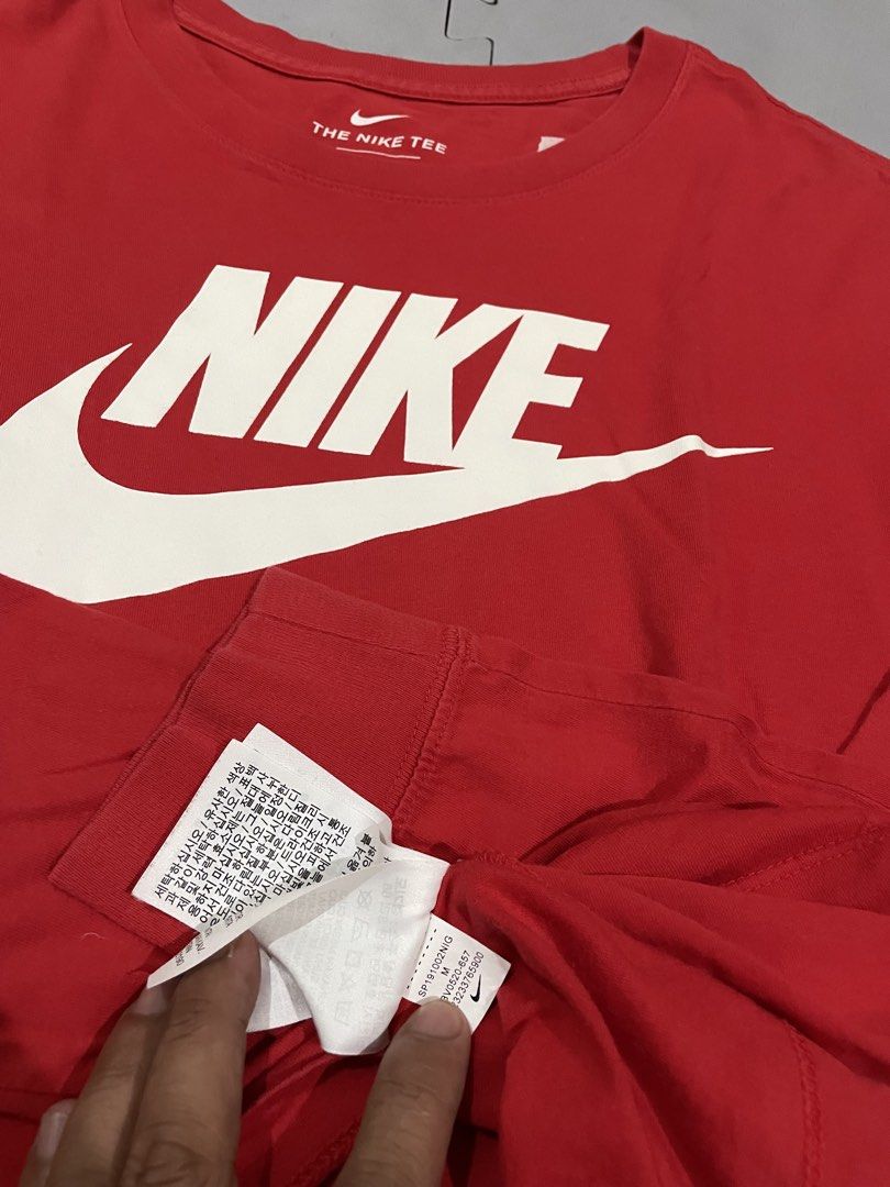 Nike Red Long Sleeve T-Shirt (Category: Tshirts & Polo Shirts ) located in Lapu Lapu. Submitted by mackoy221524 (Listing ID 1463404527, Image 2). Description: - Classic red Nike long sleeve t-shirt - Features iconic white Nike logo on the chest - Made from comfortable, breathable material - Perfect for casual outings or athletic activities - Easily pairs with jeans, shorts, or athletic bottoms.