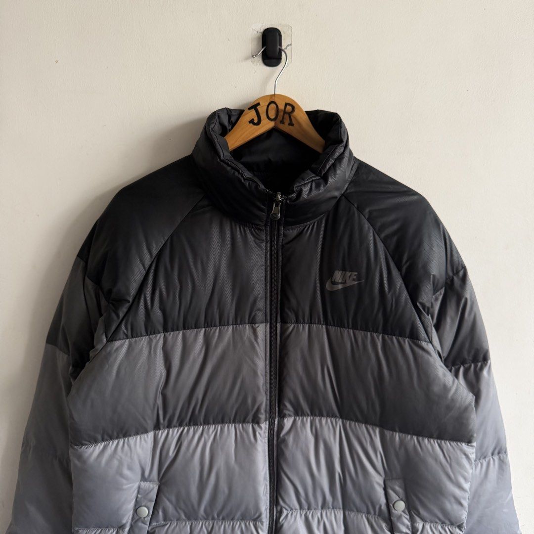 Nike Reversible Puffer Jacket (Category: Coats, Jackets and Outerwear) located in San Fernando. Submitted by jorjorr (Listing ID 1463390040, Image 2). Description: Nike Reversible Puffer Jacket Large on tag 23.5 width 29 length Exellent condition No issue P2,699.