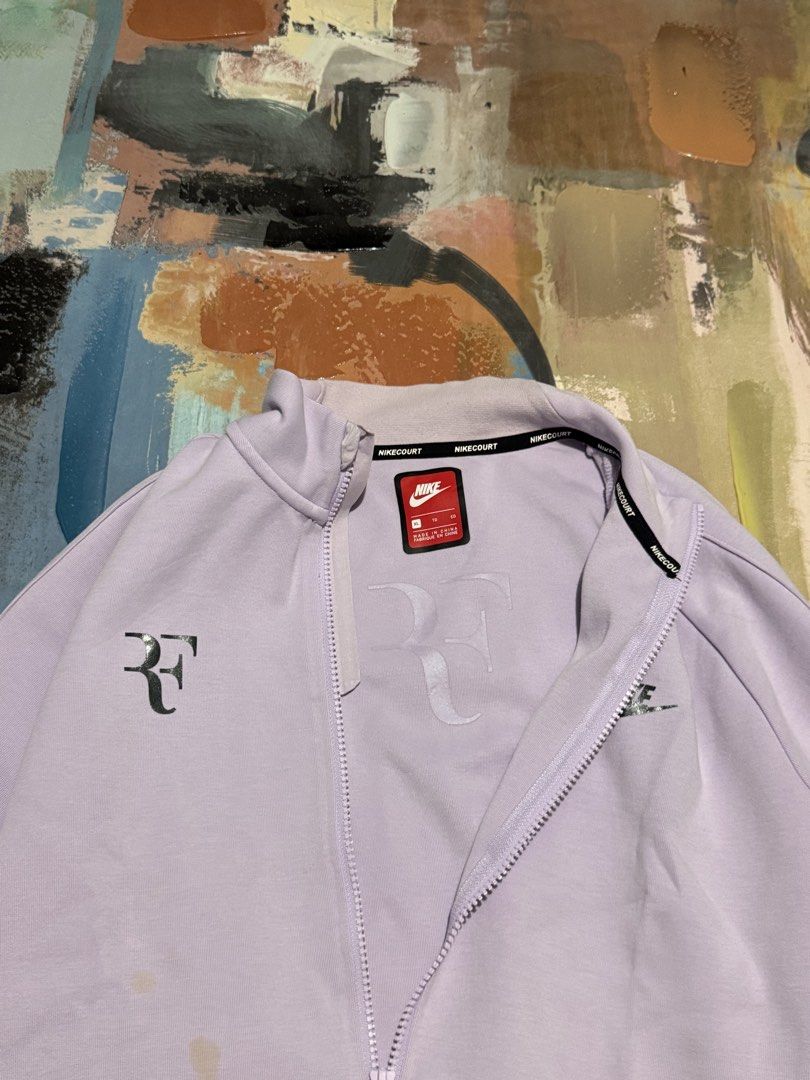 Nike Roger Federer (Category: Coats, Jackets and Outerwear) located in Las Pinas. Submitted by thrftmnl. (Listing ID 1463489562, Image 3). Description: Nike Roger Federer Size: Large Dimes Width: 23 Length: 27 Issue/s: removable stains.