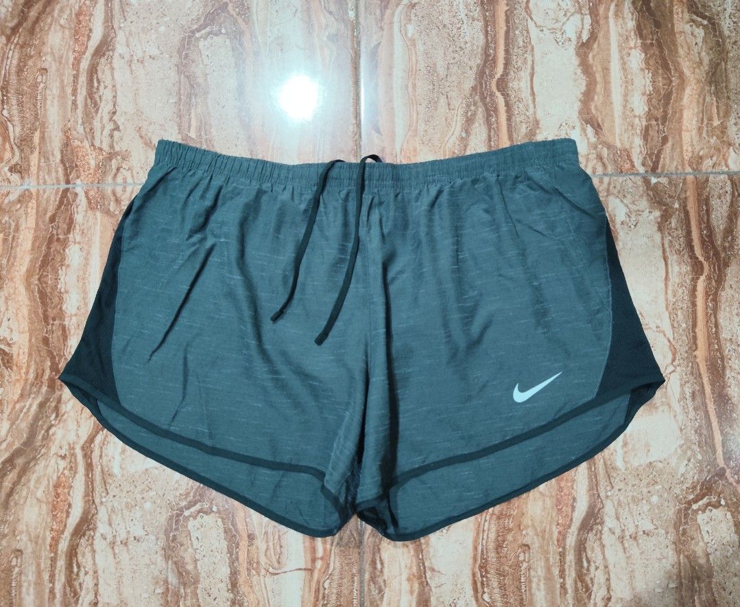 Nike Running Short (Category: Activewear) located in General Santos City (Dadiangas). Submitted by alfredanth42291 (Listing ID 1463394196, Image 2). Description: NIKE RUNNING SHORT grey/black womens XL W: 35-43 L: 12 -w/ drawstring -w/ inner brief -w/ inner pocket ✓excellent condition 235 #sports #outdoor #drifit #gym #pickleball.