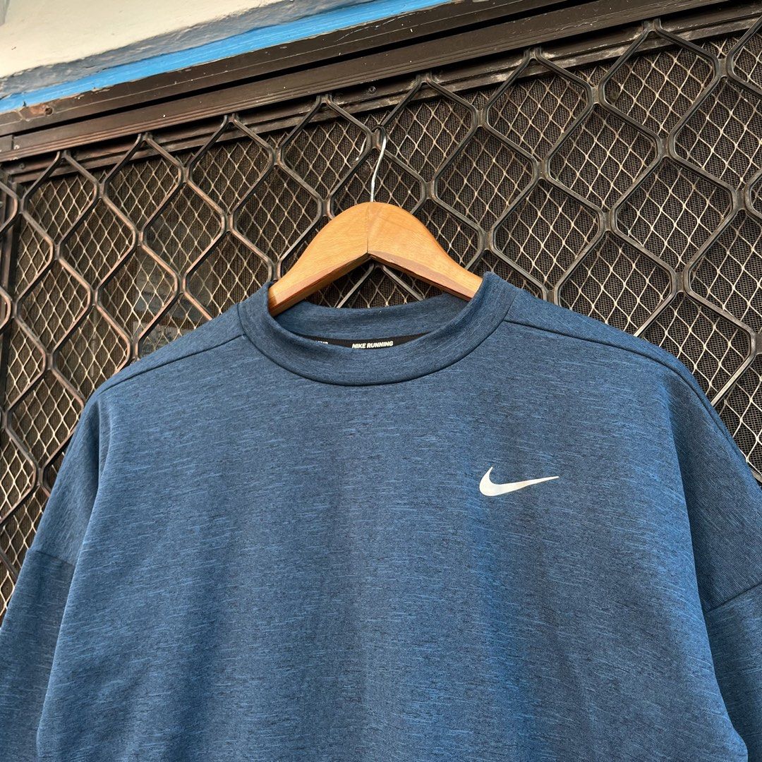 Nike running womens warmer/sweater (Category: Coats, Jackets and Outerwear) located in Taguig. Submitted by scoutandloots (Listing ID 1463335866, Image 2). Description: Nike running womens warmer/sweater • Size: S • 20.5x20.