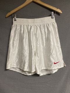 (Category: ) located in . Submitted by ukaythriftshirt (Listing ID 1463400133, Image 1). Description: .