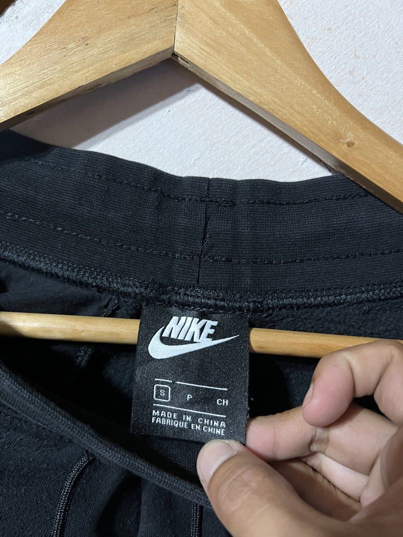 Nike Sweatpants Black Size S (Category: Joggers) located in Butuan. Submitted by nikthrift. (Listing ID 1463335069, Image 2). Description: - Brand: Nike - Item: Sweatpants - Color: Black - Size: S - Material: 80% Cotton, 20% Polyester (body); 100% Cotton (pockets) - Features: Drawstring waist - Waist Measurement: 65cm - Origin: Made in China.