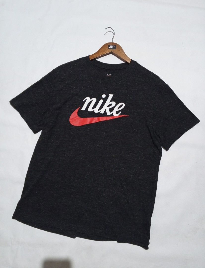 Nike Swoosh Shirt (Category: Formal Shirts) located in Cotabato. Submitted by naim_23 (Listing ID 1463274582, Image 2). Description: Nike Swoosh Heather Gray Size Large to XL Dimes 22.5x27.5 As new condition No Issue.