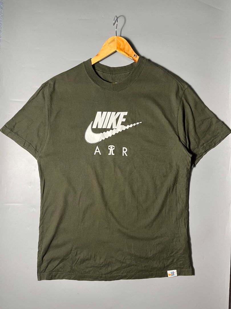 NIKE TEE (Category: Formal Shirts) located in General Santos City (Dadiangas). Submitted by arjay_genita (Listing ID 1463382323, Image 1). Description: Nike Air ‼️Size Large (21/28) ‼️Excellent condition ‼️Color rate 9.5./10 ‼️No issue.