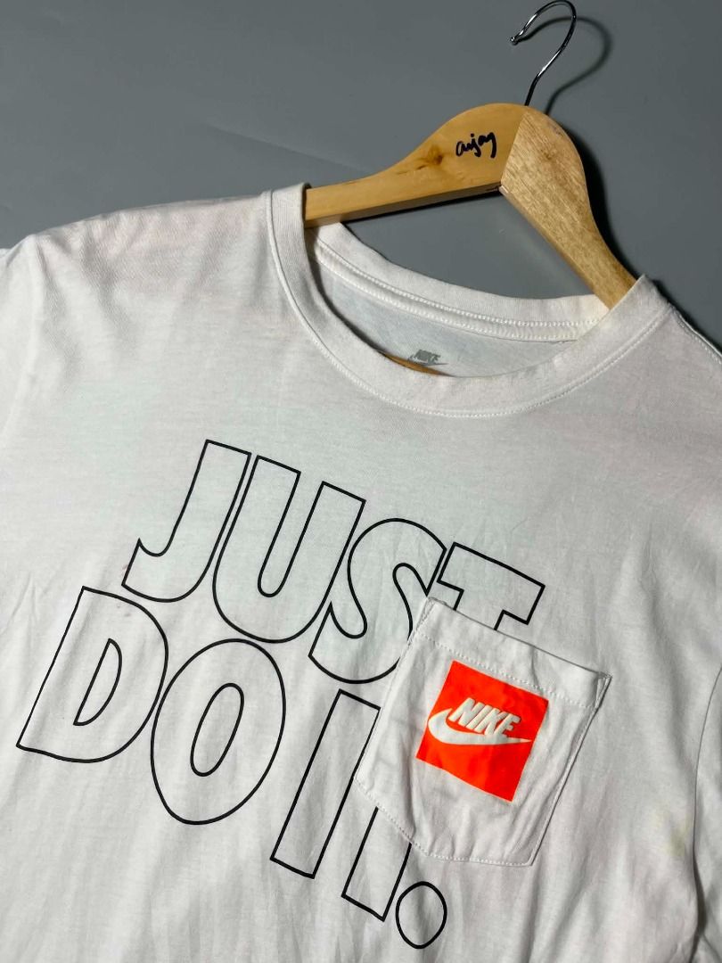 NIKE TEE (Category: Formal Shirts) located in General Santos City (Dadiangas). Submitted by arjay_genita (Listing ID 1463382574, Image 2). Description: Nike Just Do It ‼️Size Large (20.5/26) ‼️Excellent condition ‼️Color rate 9.5./10 ‼️No issue.