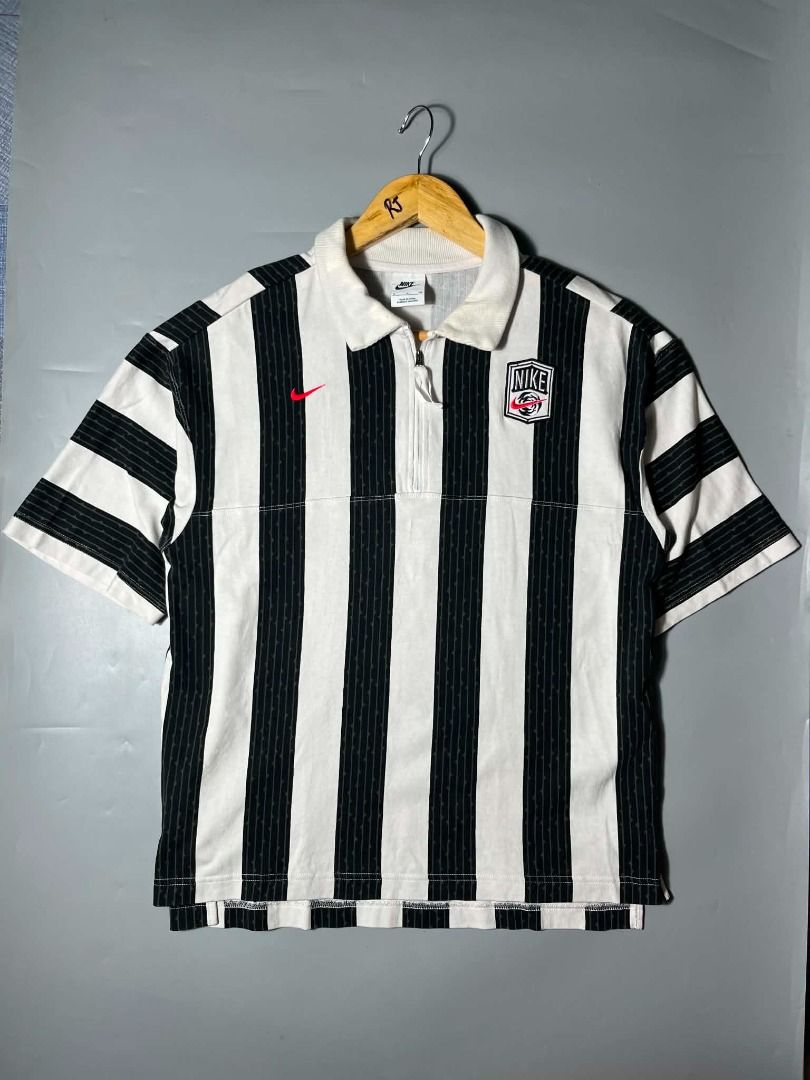 NIKE TEE (Category: Formal Shirts) located in General Santos City (Dadiangas). Submitted by arjay_genita (Listing ID 1463383598, Image 1). Description: Nike ‼️Size Small (20/25-26) ‼️Excellent condition ‼️Color rate 9.5./10 ‼️NEED WASh.