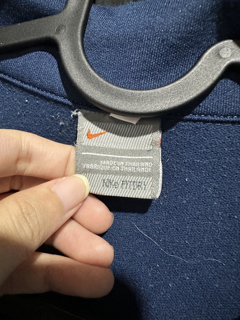 Nike Track Jacket (Category: Coats, Jackets and Outerwear) located in Bulacan. Submitted by chizmiss (Listing ID 1463400028, Image 3). Description: worn few times rfs: decluttering .
