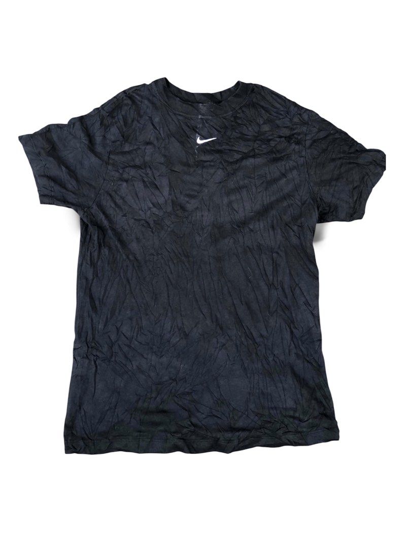 NIKE TSHIRTS (Category: Tshirts & Polo Shirts ) located in Bacolod City. Submitted by truk_thrift (Listing ID 1463397887, Image 1). Description: Need wash po yung stain.