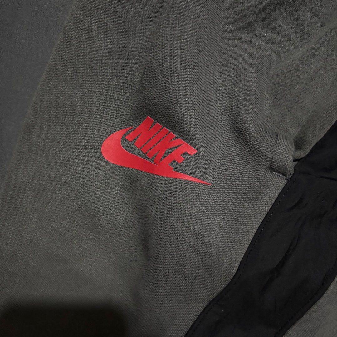NIKE TWOTONE JOGGER PANTS (Category: Joggers) located in Taytay. Submitted by dwinsapparel (Listing ID 1463477753, Image 3). Description: NIKE TWOTONE JOGGER PANTS W-GARTERIZE UP TO 36 L-37 LEGHOLE -14 HEM -GARTERIZE EXCELLENT CONDITION NEED WASH COMPLETE TAGS.