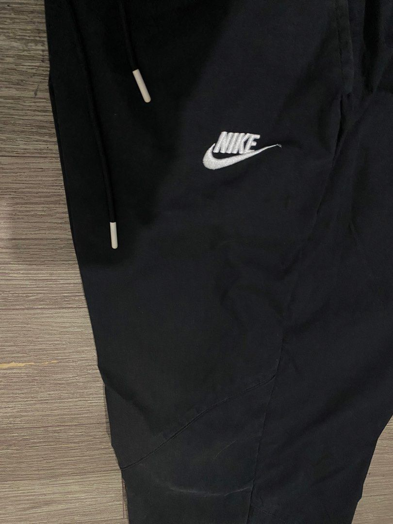 NIKE WOVEN PANTS (Category: Activewear) located in Manila. Submitted by rprosales02 (Listing ID 1463331944, Image 2). Description: NIKE WOVEN PANTS XL SIZE 34-38 WAISTLINE 38-39 LENGTH NO ISSUE .